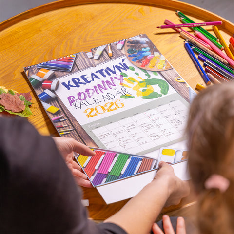 Kreativní rodinný kalendář 2026, 33 x 46 cm